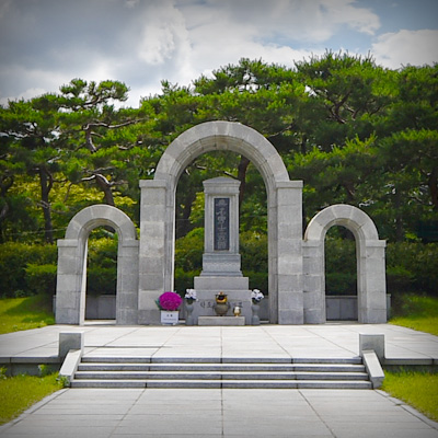 학도의용군 무명용사탑