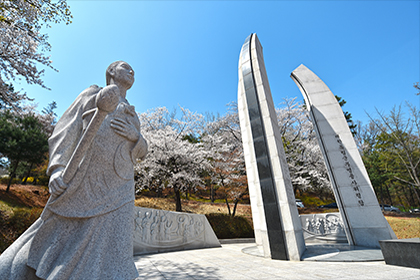 대한독립군무명용사탑