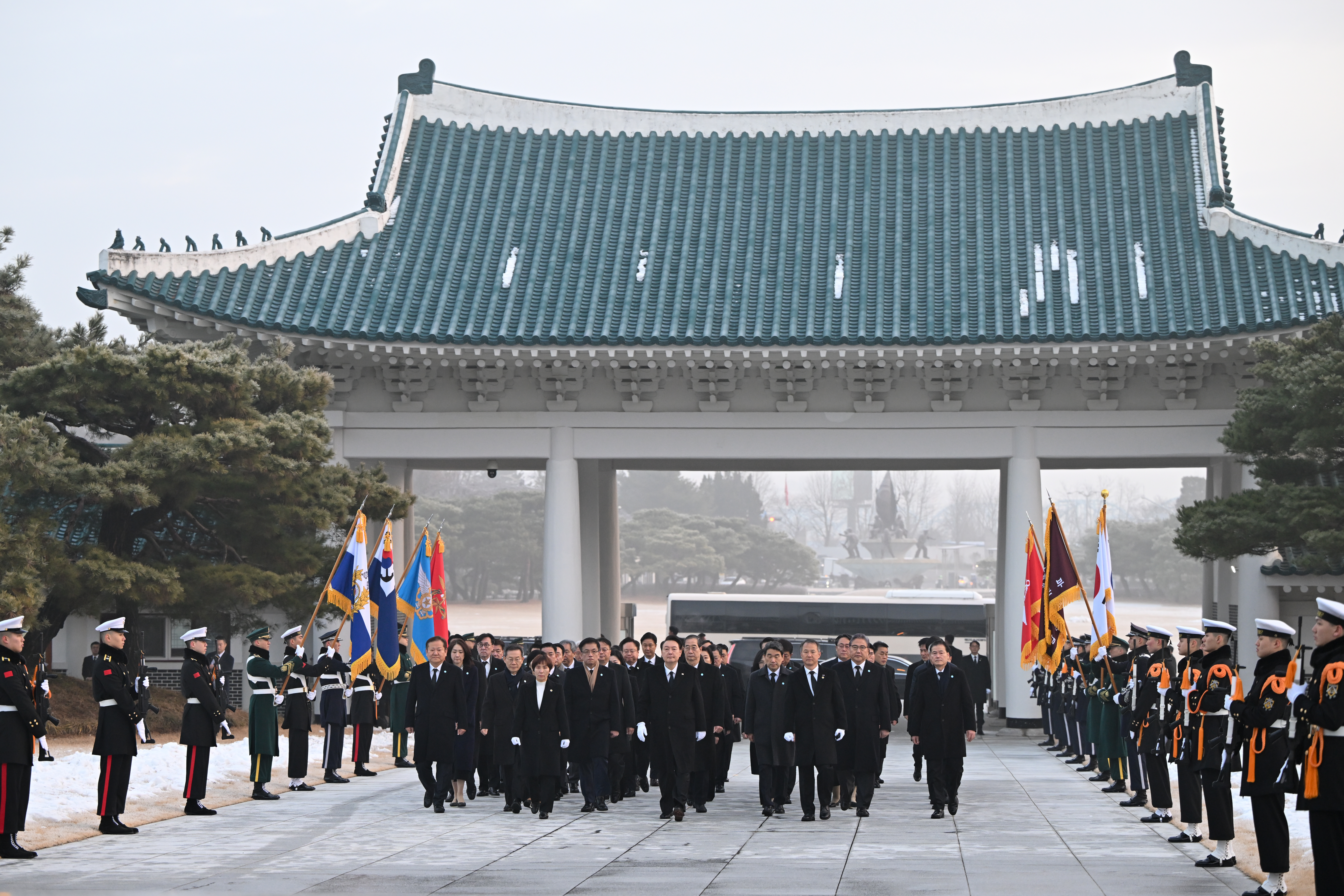윤석열 대통령 신년참배(2024. 1. 1.) 첨부 이미지